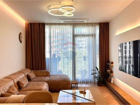 Appartamento 3+1+2 in vendita a Lake View!