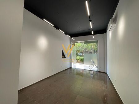 BUSINESS PREMISES 35 M2 FOR RENT IN KOMUNA E PARISIT 550 EURO