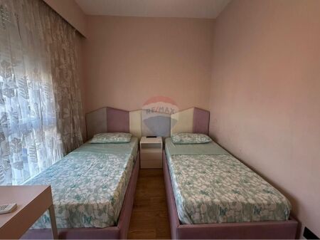 APARTAMENT 3+1+2 PER QIRA ME POST PARKIMI