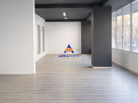 JEPET AMBIENT ME QERA 115M2 "PRANE SHESHIT WILLSON" 1500 EURO