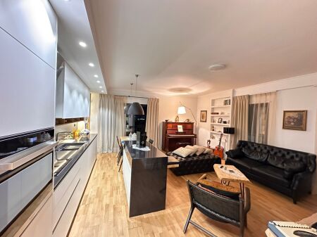 Shitet, Apartament 2+1+2, Rruga e Barrikadave, Tirane Empire67880