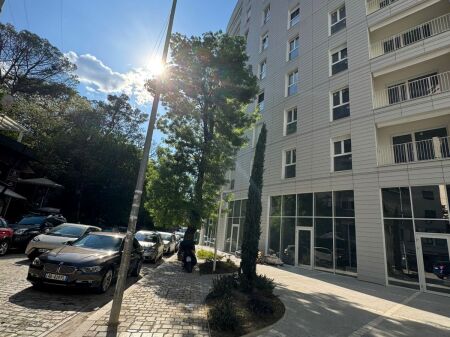 SHITET 2+1 PRANE AIR ALBANIA