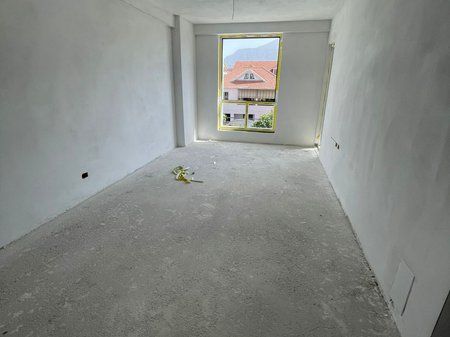 Shitet , Apartament 2+1 , Rruga Siri Kodra, Tirane