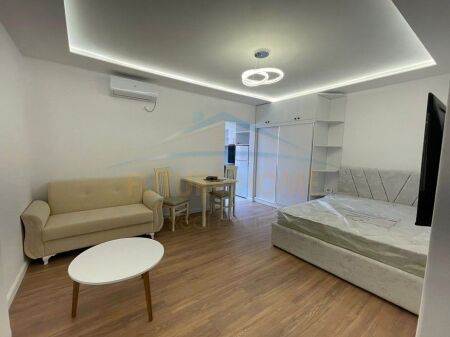 Shitet, Garsoniere, Medreseja, Tiranë.