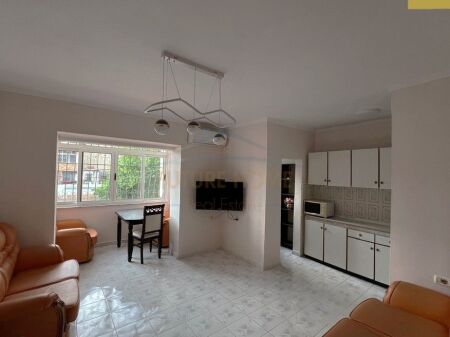 Shitet Apartament 1+1 në Ali Dem
