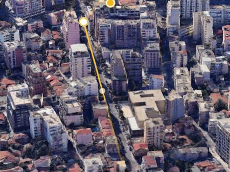 Shitet Ambient Biznesi Rruga e Barrikadave