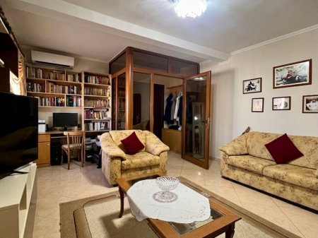 Apartament 2+1 në Elbasan me Panel Diellor, Prane Parkut