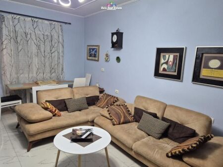 Appartamento In Affitto 2+1 Vicino Al Vecchio Mercato Elettrico (ID B221421) Tirana