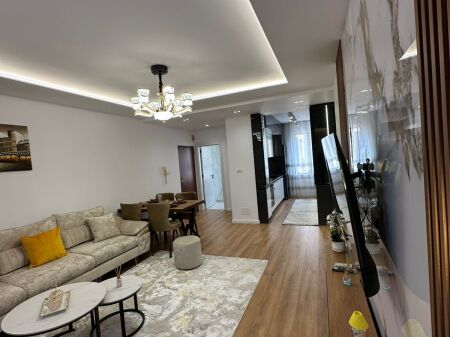 Shitet apartament 2+1 te Pallati me Shigjeta