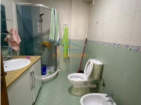 In vendita, appartamento 2+1+1, Ali Demi, Tirana.