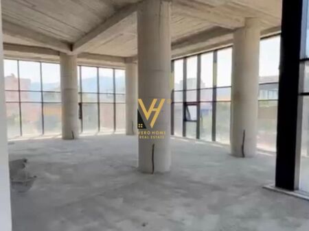LOCALE COMMERCIALE 326 M2 IN AFFITTO A ELBASAN 2.200 EURO