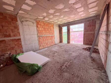 SHITET APARTAMENT 2+1+2 PRANE GJIMNAZIT PARTIZANI