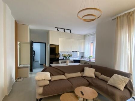 📌 Apartament 2+1+2 me qira – Pazari i Ri