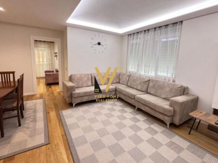 JEPET APARTAMENT 3+1+BLK ME QIRA TE SHKOLLA E KUQE 850 EURO