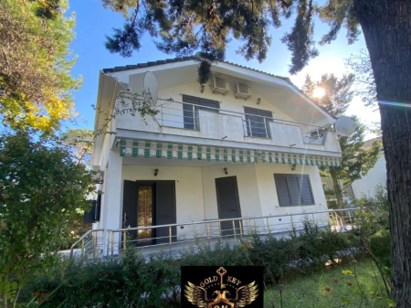 Shitet Super Vila • 2 KATE, VETEM 2 minuta larg Detit