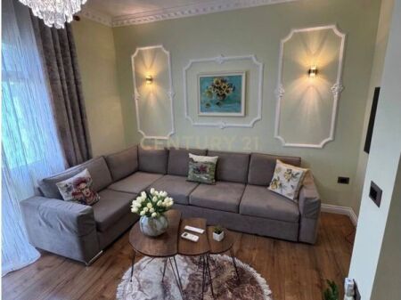 Apartament 1+1 me qera tek Muzeumi i Deshmoreve , Durres !!!