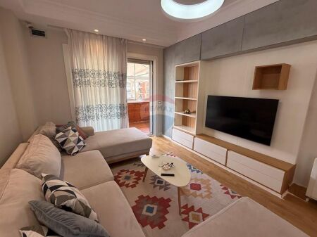 Apartament modern 3+1+2 me 2 poste parkimi.