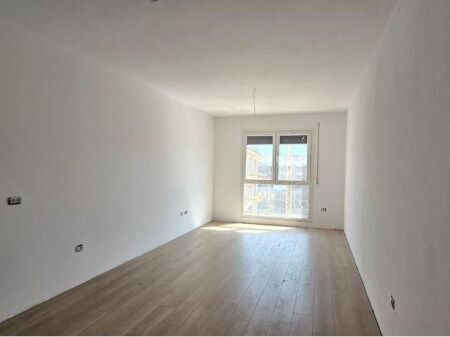 APARTAMENT 1+1 NE UNAZEN E RE PASKUQAN GATI PER BANIM! 95,000 €