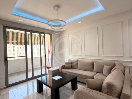 Shitet Apartament 2+1 Durres prane Ish Urt