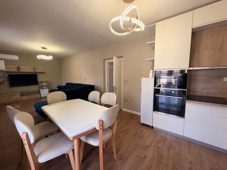 Apartament 2+1+2 me depo për shitje – Qendër, Durrës