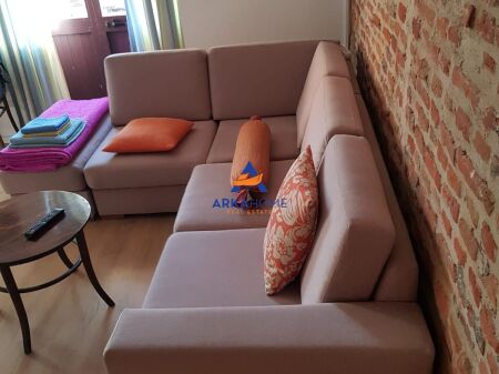 JEPET ME QERA GARSONJIERE 1+1 "AFER ME HOTEL THEATRO, RRUGA MIHAL DRURI, QENDER" 500 EURO