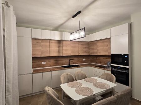 APARTAMENT ME QIRA 2+1+2 TE ZOGU ZI TIRANE