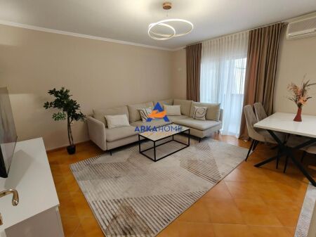 SHITET APARTAMENT 1+1 "RRUGA GJON BUZUKU,PRANE VILA GOLD" 145000 EURO