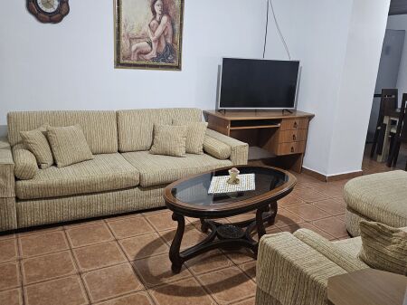 Jepet me qera 2+1 500 mij lek ish stacioni fundit i tiranes re