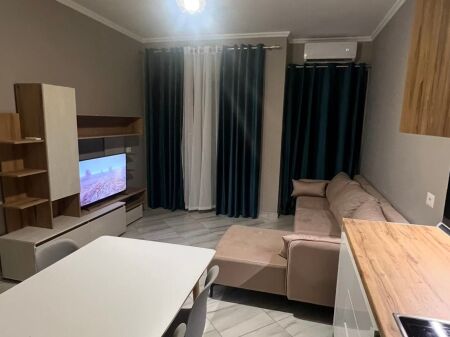 Jepet me qira 2+1+1 Bathore Rruga Demokracia 400 mije leke