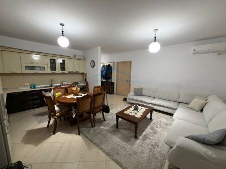 Shitet apartament 1+1 Prane Spakut Rruga Jordan Misja