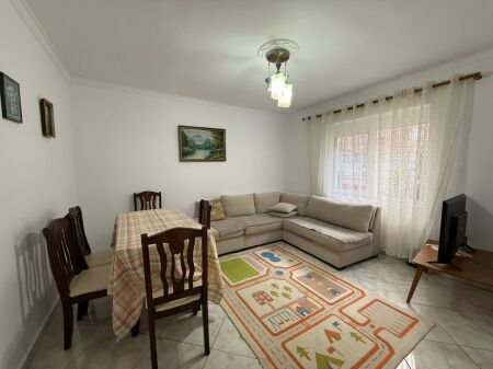 Shitet apartament 2+1 te Ali Demi !