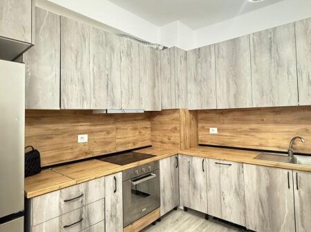 Qera | Apartament 1+1 me verandë & post parkimi 📍 Urban Gate, Astir