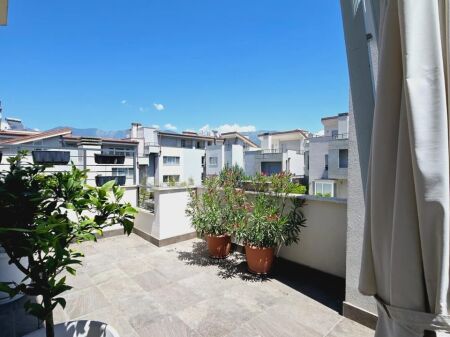 Villa di 4 piani, 2 posti auto al Sunrise TEG, 3200 euro