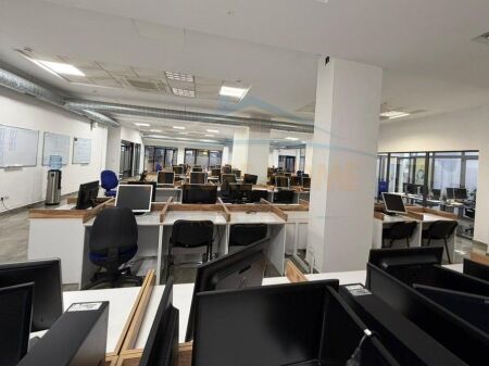 Qera, Ambient biznesi, Selvia, Tiranë.