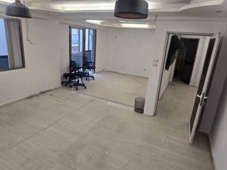 Jepet me Qira Ambjent tek sheshi Willson Adresa: tek ish-Blloku