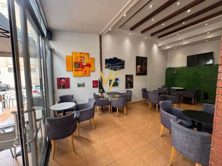 JEPET LOKAL 90 M2 ME QERA NE LAPRAKE, BLLOKU GINTASH 1.000 EURO