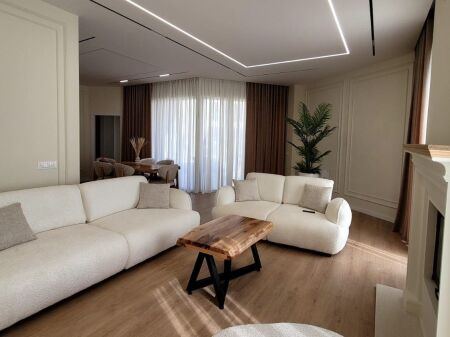 🏛️✨ Jepet me Qira Vilë Luksoze – Green Valley Residence, Liqeni i Thatë ✨🏛️