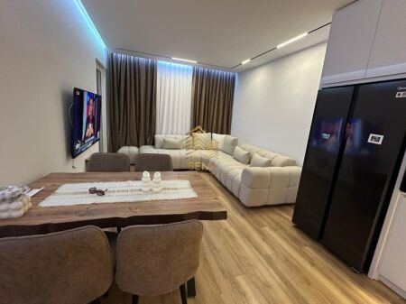 Shitet, Apartament 2+1+Blk, Kompleksi Univers City, 145.000 Euro