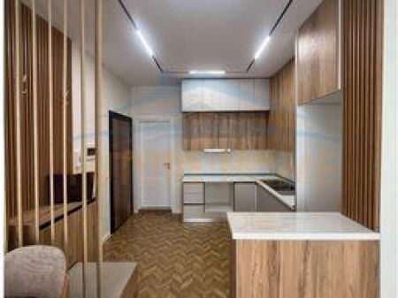 Shitet, Apartament 2+1, Unaza e Re, Tiranë.