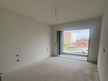 🏡 SHITET APARTAMENT 1+1 – PORCELAN (PRANË RRETHIT TË KLANIT)