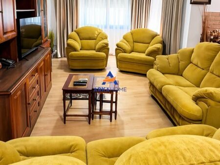 JEPET APARTAMENT ME QERA 2+1+BALLKON "PRANE MON CHERI, BLLOK" 1200 EURO