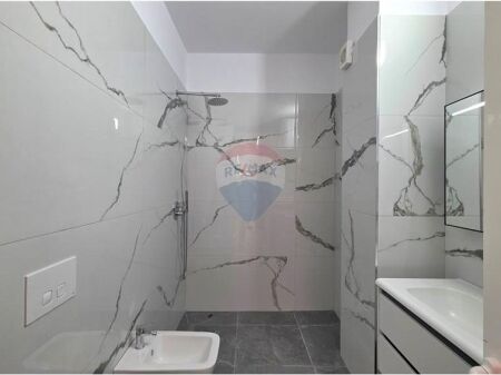 🏡 Appartamento 1+1 in Vendita – Vicino alla Palestra di Lotta, Vlora