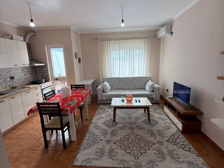 Jepet me qira apartament 1+1