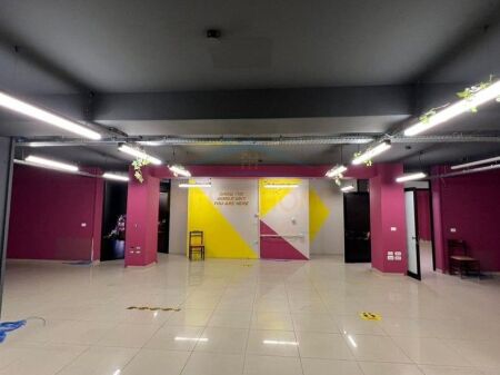 Qera, Ambient Biznesi, Rruga e Dibrës