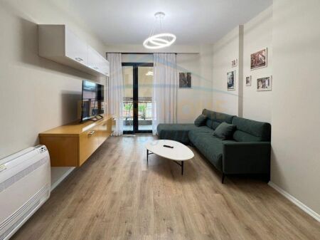 Qera, Apartament 2+1+2, Pazari i Ri, Tiranë.