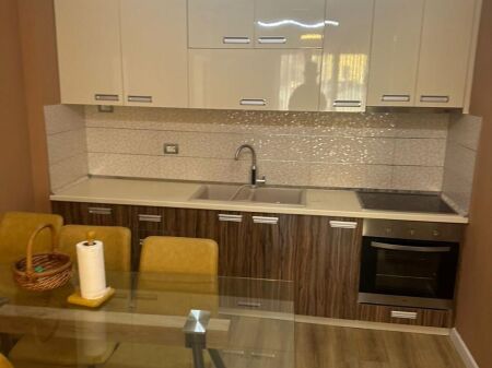 2+1,i mobiluar kopshti zologjik,700 euro