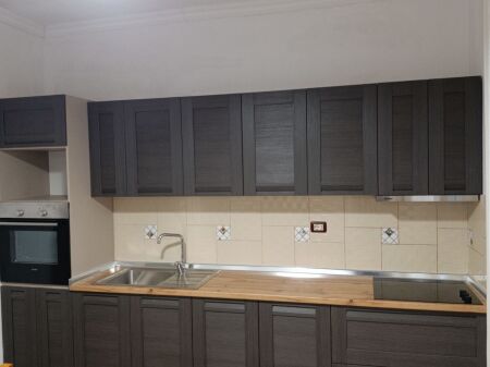 Affitto | Shtëpi private 1 + 1 afer Black Stone | Rruga 5 Maji | 400 €/mese