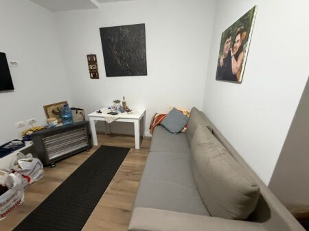 In affitto 1+1 lago che via Peti 400 eu arredato