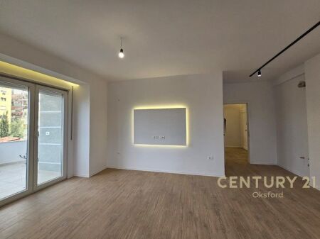 Apartament 2+1+2 per shitje ne hyrje te Freskut