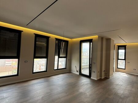 🏡 Shitet Apartament 3+1 | Bulevardi "Bajram Curri"
